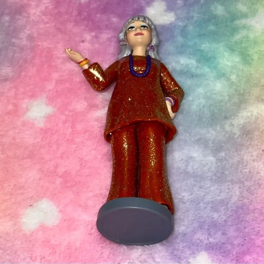 Disney Fancy Nancy Mrs Devine Topper Cake
